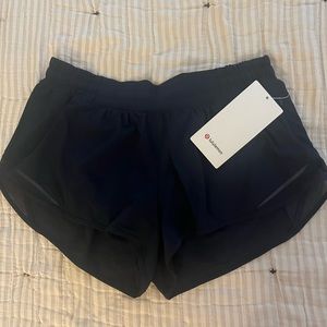 lululemon 2.5” Hotty Hot LR Short Lined Shorts size 10